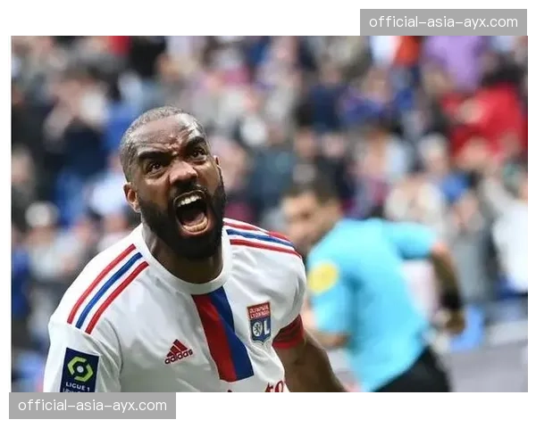 里昂2-2战平蒙彼利埃，拉卡泽特补时阶段点射扳平